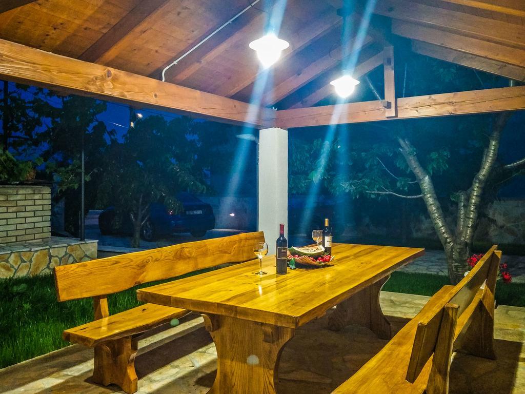 Villa Tina With Swimming Pool, Tennis Court, Games Room, Sauna, Gym, Bbq Policnik Экстерьер фото