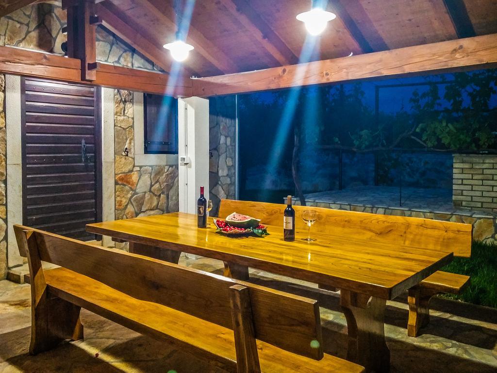 Villa Tina With Swimming Pool, Tennis Court, Games Room, Sauna, Gym, Bbq Policnik Экстерьер фото